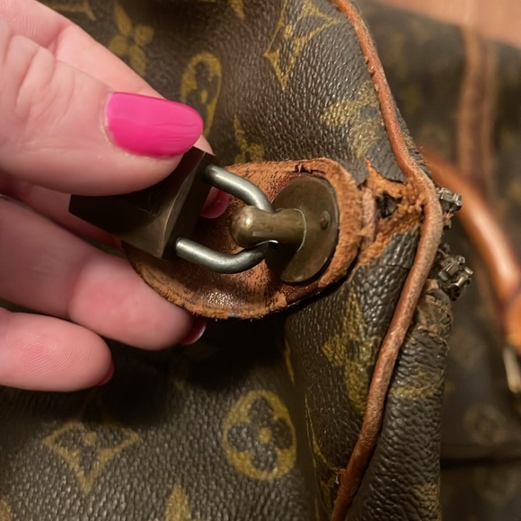 Vintage Louis Vuitton duffle bag - Picture 4 of 13